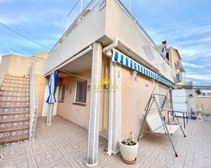 Maison jumelée à Zona Carrefour - Urbanizaciones. Iexcldisponible para venta!este chalet adosado en torrevieja  al