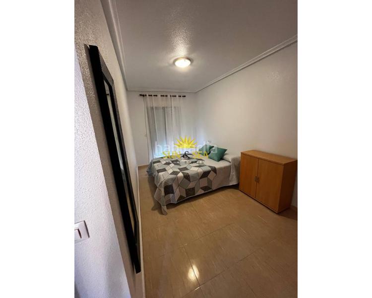 Foto 1e72a953-c5ff-4505-ba06-bfd8c0dc459b. Alquiler apartamento iexcldisponible desde ya para todo el antildeo!este encantadorampnbspbungalowampnbspenampnbspLa Zenia, alicante, es la opcioacuten en Orihuela