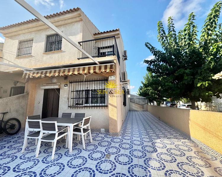 Foto 3fdd1902-ef6c-4505-a38c-4bc6d30a6265. Location maison jumelée avec chauffage parking dans Alcázares (Los)