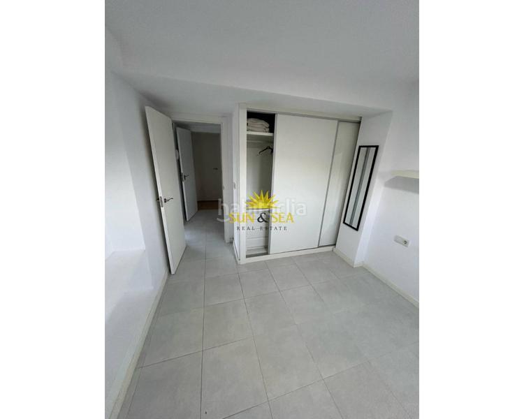 Foto f8975731-ea54-4752-8cd9-654a74f100b1. Lloguer àtic amb calefacció aparcament a Pueblo Español-Coveta Fumá Campello (el)