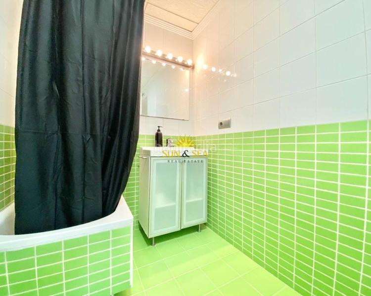 Foto c1cc28d2-8ef6-48fa-9d4f-1065cce56651. Lloguer apartament amb calefacció aparcament piscina a Torrevieja