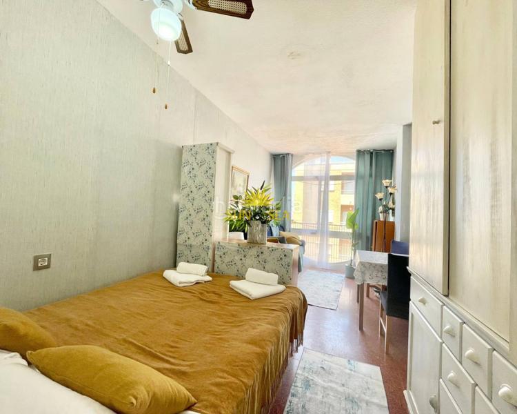 Foto 49d5cd9e-a71c-41dc-9359-c1094906611f. Estudio iexclestudio en venta !te presentamos esteampnbspestudio totalmente equipado en tercera planta con ascensor, ubicado en Torrevieja