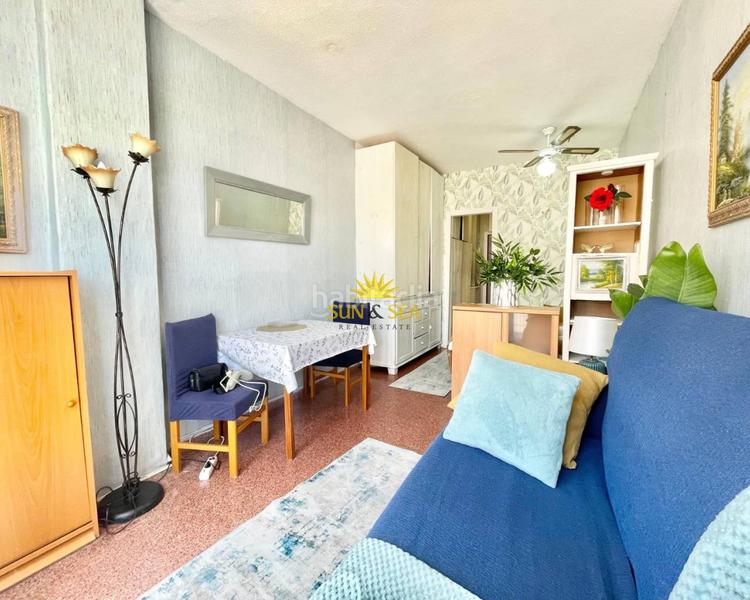 Foto f4e37241-aec1-4b8e-bc30-17d429872c0b. Estudio iexclestudio en venta !te presentamos esteampnbspestudio totalmente equipado en tercera planta con ascensor, ubicado en Torrevieja