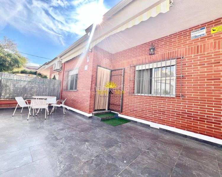 Foto e5f12370-8451-444b-8c9e-7fba09b8cfc0. Alquiler chalet iexcldisponible desde octubre hasta mayo!te presentamos este magniacuteficoampnbspchalet independiente en planta baja, ubicado ena en San Pedro del Pinatar