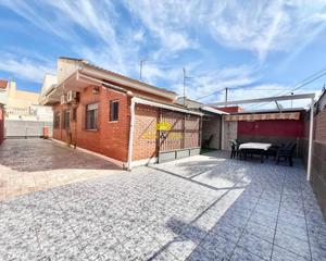 Rent Chalet en Los Cuarteros. Iexcldisponible desde octubre hasta mayo!te presentamos este mag