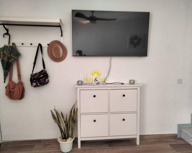 Foto 9c7f558c-85e0-4a19-8eba-6613ebd6c408. Alquiler dúplex iexcldisponible desde septiembre hasta junio!te presentamos este fantaacutesticoampnbspduacuteplex en planta baja, ubicado en la c en Santa Pola