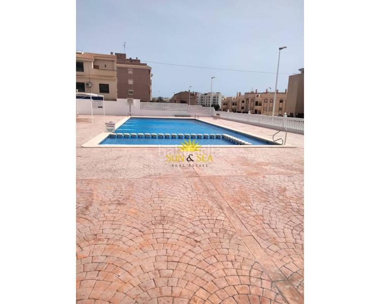 Foto e3c949ee-a70b-469c-81c7-133d495bd535. Alquiler dúplex iexcldisponible desde septiembre hasta junio!te presentamos este fantaacutesticoampnbspduacuteplex en planta baja, ubicado en la c en Santa Pola