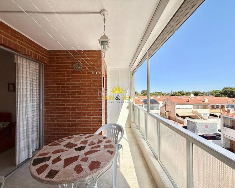 Foto 07bf6d3f-e18e-4bbb-99db-8184d1254ace. Apartament amb calefacció piscina a Playa de los Náufragos Torrevieja