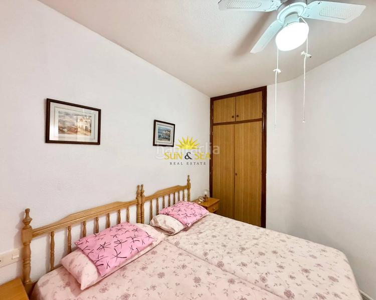 Foto 72eb89c5-6c61-469e-81c1-b0f2e6bb9cd6. Apartament amb calefacció piscina a Playa de los Náufragos Torrevieja