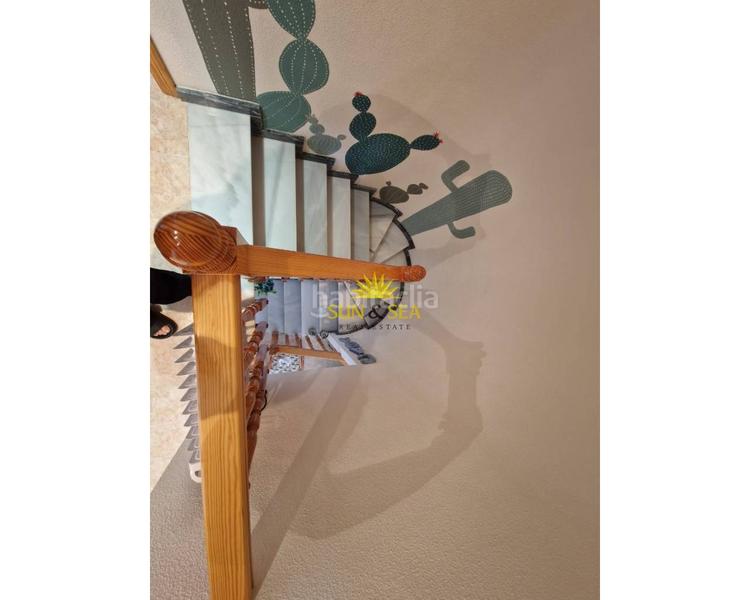 Foto d048ee3a-7ba3-4845-9deb-85f5da8da84b. Alquiler casa ltpgtltstronggtiexcldisponible desde septiembre hasta junio!ltstronggtltpgtltpgteste encantador bungalow adosado de dos plantas se en Santa Pola