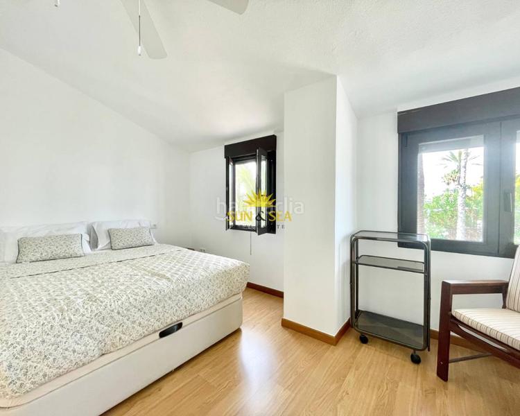 Foto 0b0048bd-3fa6-432e-9634-edcaa1e821c3. Alquiler chalet iexcldisponible desde ya para todo el antildeo!presentamos este magniacutefico chalet adosado en alquiler ubicado en una de las zo en Torrevieja