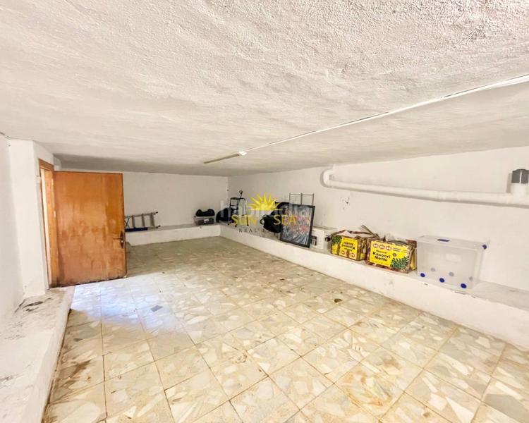 Foto 5c10cf2f-1921-4816-b1c1-882e150e8703. Alquiler chalet iexcldisponible desde ya para todo el antildeo!presentamos este magniacutefico chalet adosado en alquiler ubicado en una de las zo en Torrevieja