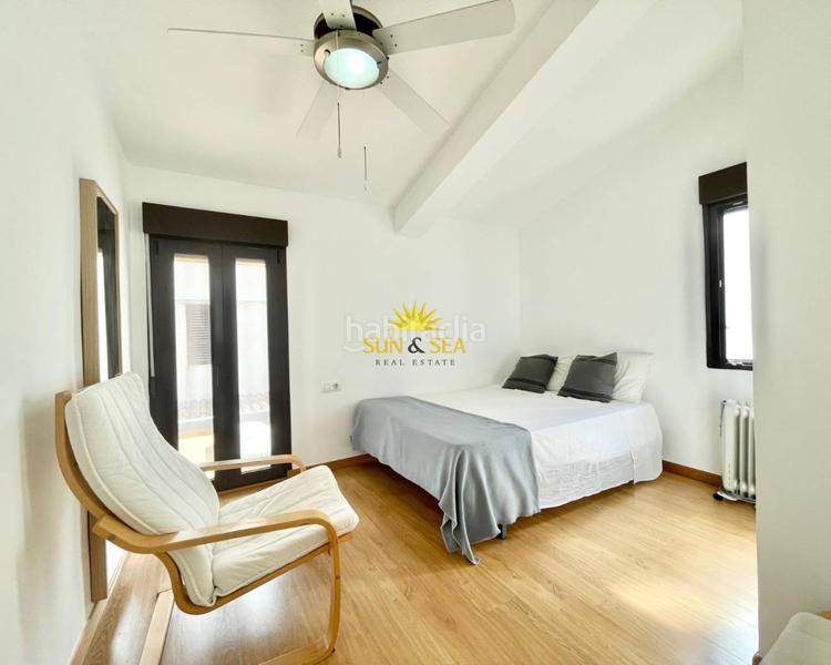 Foto 753d2391-0da3-4495-a766-162a0dcf3dfb. Alquiler chalet iexcldisponible desde ya para todo el antildeo!presentamos este magniacutefico chalet adosado en alquiler ubicado en una de las zo en Torrevieja