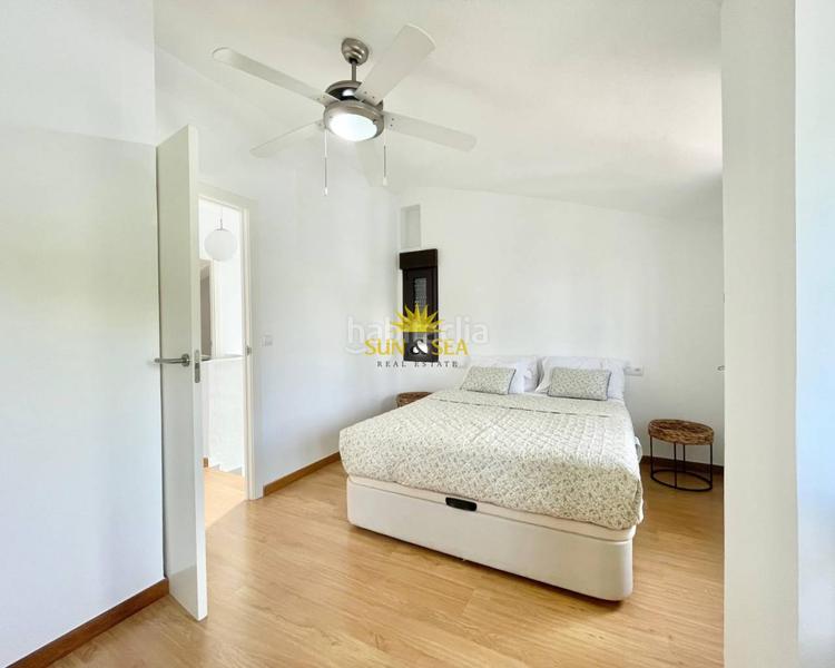 Foto c3530a45-863a-43e7-9318-d3290e66058e. Alquiler chalet iexcldisponible desde ya para todo el antildeo!presentamos este magniacutefico chalet adosado en alquiler ubicado en una de las zo en Torrevieja