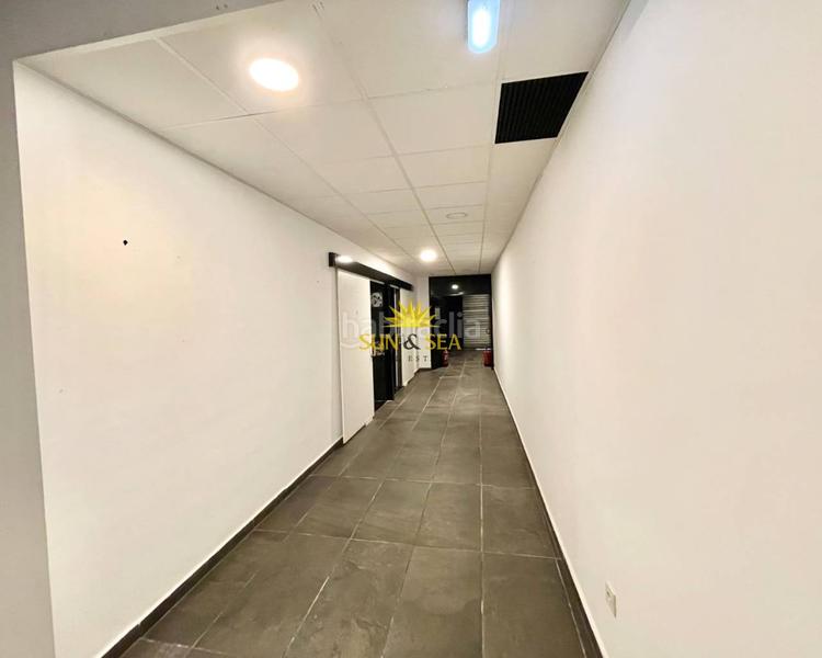 Foto 1233a4ff-ef04-4ebc-a88c-8b3a02ee9f4e. Rent business premise in Las Piscinas Naturales Torrevieja