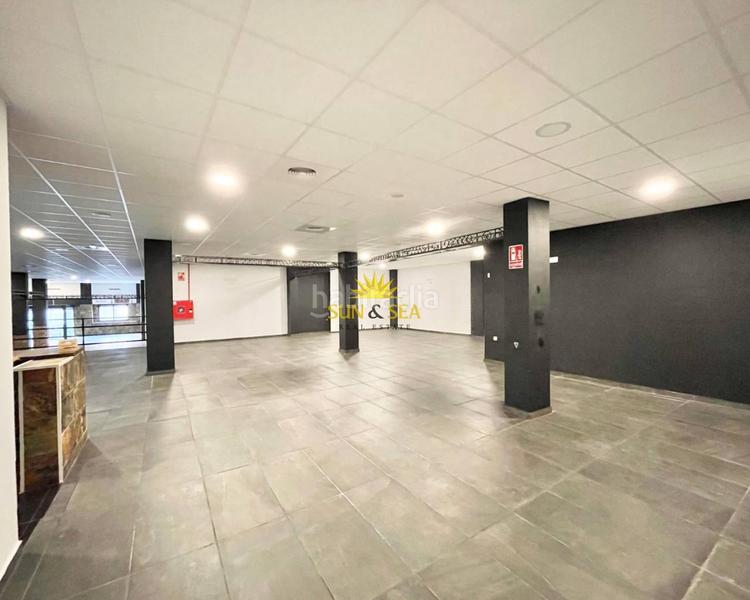 Foto 178f550e-dbda-4166-b0c2-573ff9e57156. Rent business premise in Las Piscinas Naturales Torrevieja