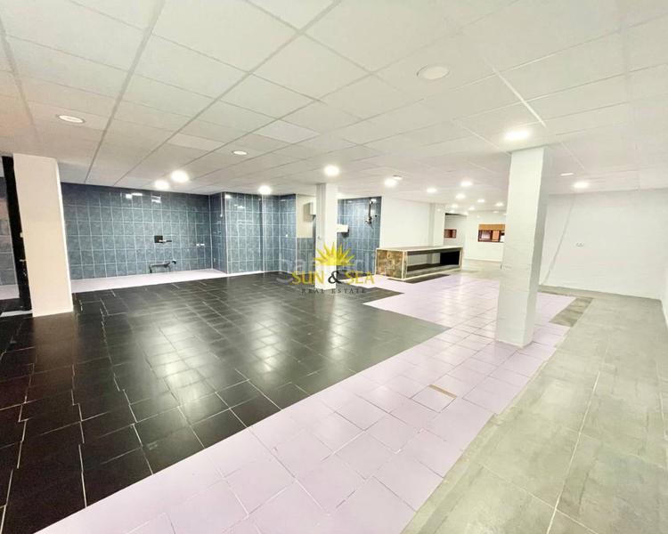 Foto 5870e240-6cf8-4b17-a546-9d5d86049b03. Rent business premise in Las Piscinas Naturales Torrevieja