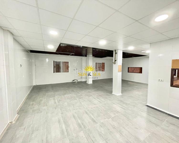 Foto 8032f4af-d46e-4d52-a59f-ba7bcdb17bfd. Rent business premise in Las Piscinas Naturales Torrevieja