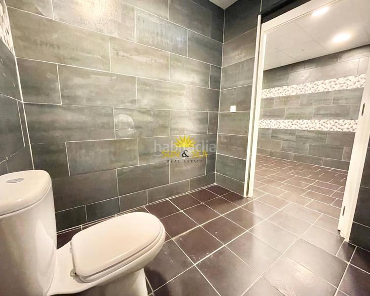 Foto c1b538fa-c83f-45ad-a1ce-791214f350fd. Rent business premise in Las Piscinas Naturales Torrevieja