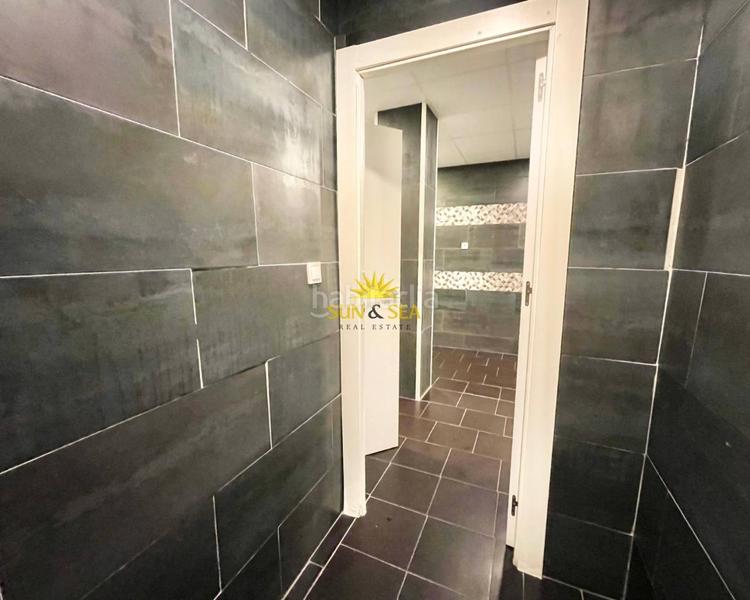 Foto c3970bdd-205f-4e2c-980d-7f8ac7d98bfa. Rent business premise in Las Piscinas Naturales Torrevieja