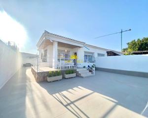 Rent Chalet en Lomas de Campoamor - Las Ramblas. Iexcldisponible desde septiembre para todo el antildeo!descubre