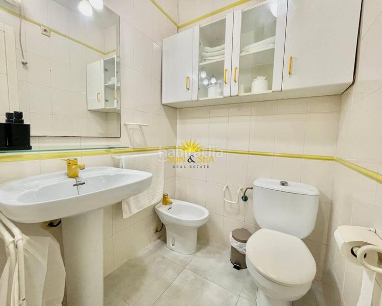 Foto 806b9a60-c90a-45db-a936-67b416f14e19. Alquiler apartamento iexcldisponible desde noviembre para todo el antildeo!te presentamos este fantaacutestico apartamento en planta baja, ubicado en u en Alcázares (Los)