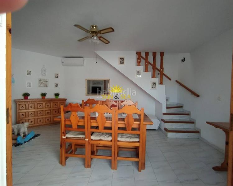 Foto 025d87c9-faa4-4cdd-aecd-903c36594f33. Alquiler casa iexcldisponible desde el 1 de julio para todo el antildeo!te presentamos esta fantaacutestica oportunidad de adquirir un bungalow en Torrevieja