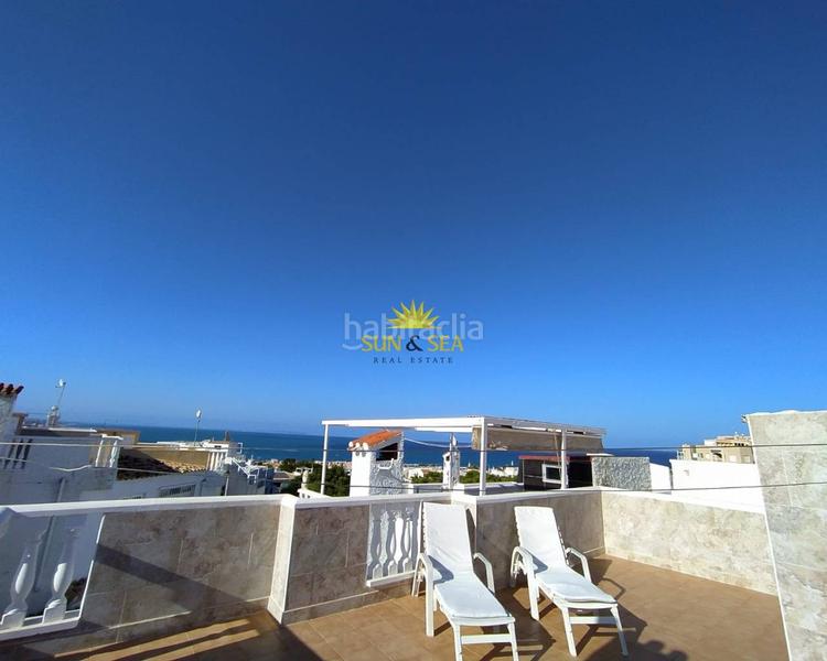 Foto 09bd0f1f-360a-4012-8c57-1d8ddd7219af. Alquiler casa iexcldisponible desde el 1 de julio para todo el antildeo!te presentamos esta fantaacutestica oportunidad de adquirir un bungalow en Torrevieja