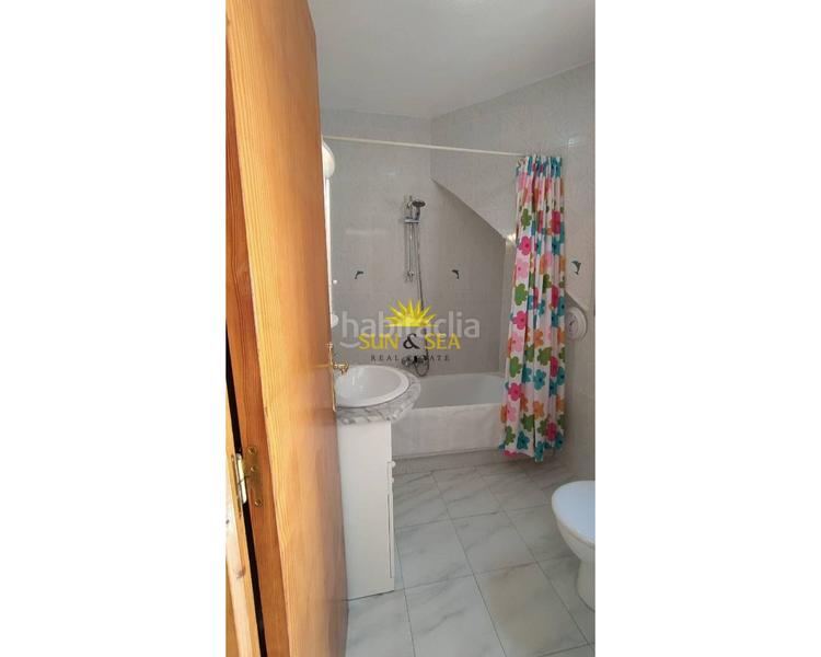 Foto aa0c25fa-45a1-47c2-9d57-1b572b21672b. Alquiler casa iexcldisponible desde el 1 de julio para todo el antildeo!te presentamos esta fantaacutestica oportunidad de adquirir un bungalow en Torrevieja