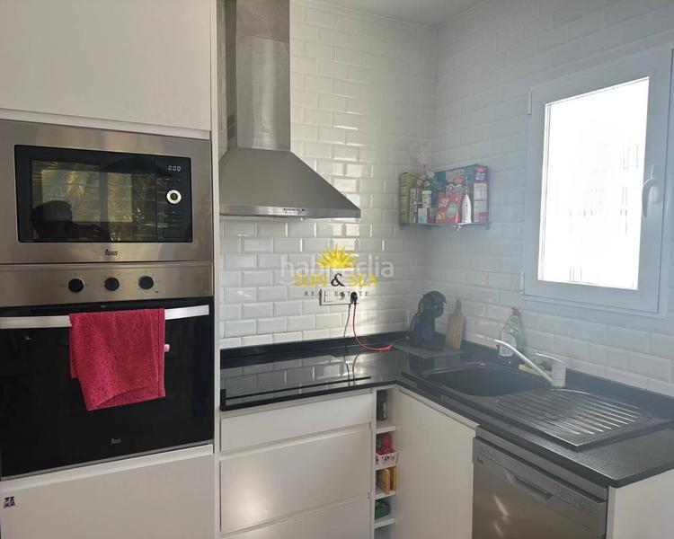 Foto 30733eeb-5c5c-469f-9a10-a852d0340b67. Alquiler chalet iexcldisponible desde septiembre hasta junio!te presentamos este precioso chalet en una de las zonas maacutes tranquilas y agradab en Nucia (la)