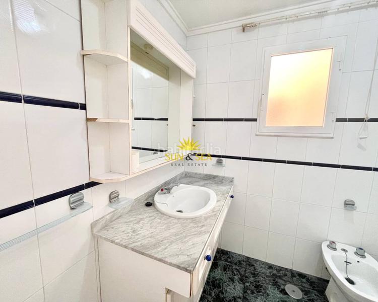 Foto 4d6d89d1-c6c4-4bd9-b6b8-b8da73376a1f. Alquiler apartamento iexcldisponible desde septiembre para todo el antildeo!te presentamos este amplio apartamento en alquiler de larga duracioacuten, en Torrevieja