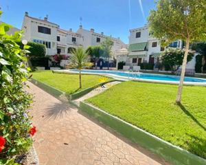 Lloguer Planta baixa a Playa Flamenca. Alquiler desde el 1 de octubre para todo el antildeote presentam