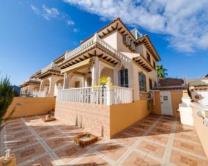 Rent Towny house in Lomas de Cabo Roig - Los Dolses. Alquiler desde ya para todo el antildeodisponible este chalet pa