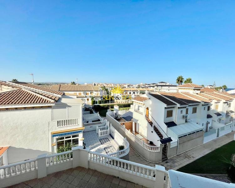 Foto 3f95a6d8-7786-4cc8-bf8b-3a9a09e05346. Rent studio with heating pool in Cañada del Molino Torrevieja