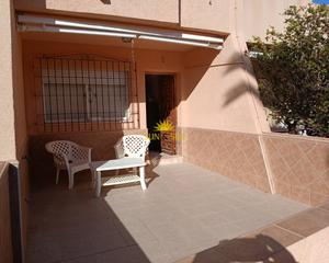 Miete Chalet in Playa del Galán. Disponible desde el 1 de octubre hasta el 28 de juniote presenta