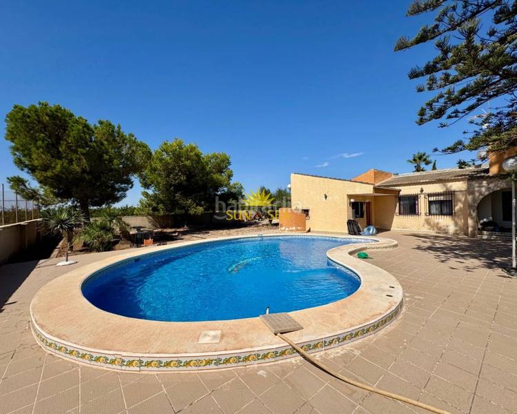 Foto 20728d52-6a03-4e66-8afd-31fdfe1a24b8. Alquiler masía iexclalquiler desde septiembre para todo el antildeo!te presentamos esta magniacutefica finca enampnbspel vincle, perfecta para qu en Elche / Elx