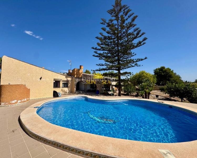 Foto 22bedf6b-ec3d-46b1-b90d-0974d5e89b2c. Alquiler masía iexclalquiler desde septiembre para todo el antildeo!te presentamos esta magniacutefica finca enampnbspel vincle, perfecta para qu en Elche / Elx