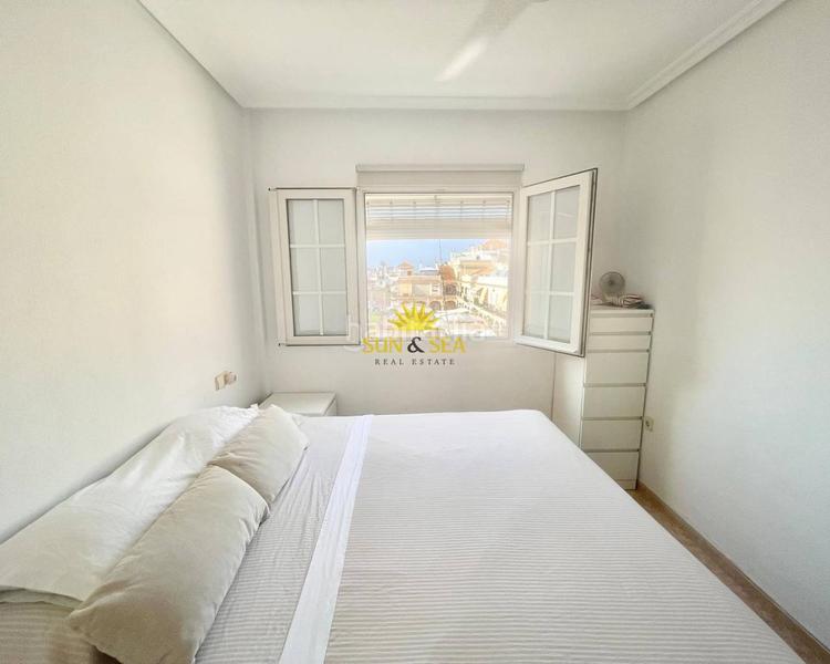 Foto d3ba0eab-0bb1-4239-ae10-eb890df76fb7. Rent penthouse with heating parking in Pueblo Latino Pilar de la Horadada