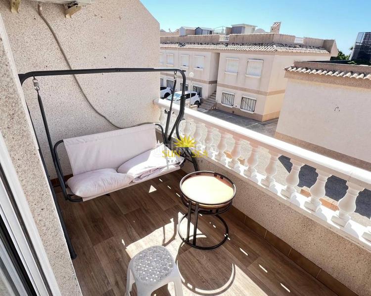 Foto c11a8589-7ce5-4469-8722-e455846d8d20. Apartament amb calefacció a Los Almendros Orihuela