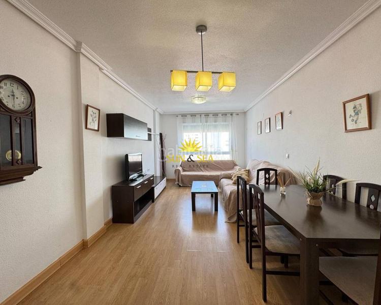 Foto a01b4a06-c132-4873-a688-37ea31a066e5. Apartamento vivienda en venta !te presentamos esta amplia vivienda en venta ubicada en una de las zonas maacutes demandadas de to en Torrevieja