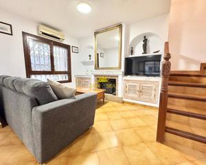 Lloguer Casa a La Zenia. Disponible desde septiembre para todo el antildeote presentamos