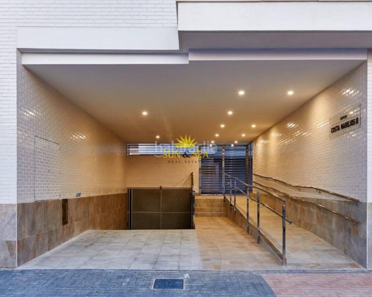 Foto e0421c04-e747-48af-afd2-883f36b5f976. Alquiler apartamento iexclalquiler desde septiembre para todo el antildeo!te presentamos este amplio apartamento enampnbsplos narejos, ubicado en una z en Alcázares (Los)