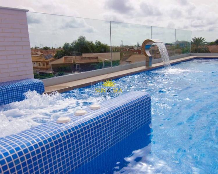 Foto 9fe95068-382f-4e11-8e85-7503e2b91539. Location appartement avec chauffage parking piscine dans Alcázares (Los)