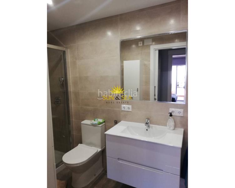 Foto 3a34864a-7208-4794-978d-4acf4d7a9b45. Alquiler apartamento iexcldisponible desde octubre hasta mayo!te presentamos este amplio y coacutemodo piso ideal para pasar la temporada en un entorno en Alicante