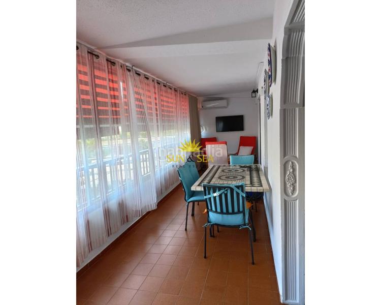 Foto b9c8a244-fb4e-49eb-a631-19d50112717d. Alquiler apartamento iexcldisponible desde octubre hasta mayo!te presentamos este amplio y coacutemodo piso ideal para pasar la temporada en un entorno en Alicante