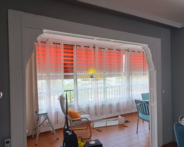 Foto bd013ffe-9262-41e4-be7a-4d2bc25e5f44. Alquiler apartamento iexcldisponible desde octubre hasta mayo!te presentamos este amplio y coacutemodo piso ideal para pasar la temporada en un entorno en Alicante