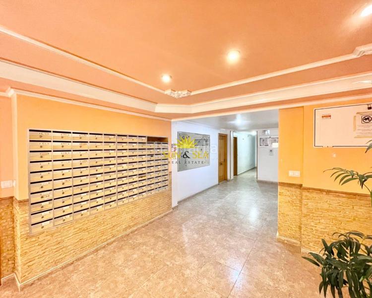 Foto f1b114a5-fd0a-40df-bcb5-1df0259cddb5. Rent penthouse with heating pool in Zona Playa de los Locos Torrevieja