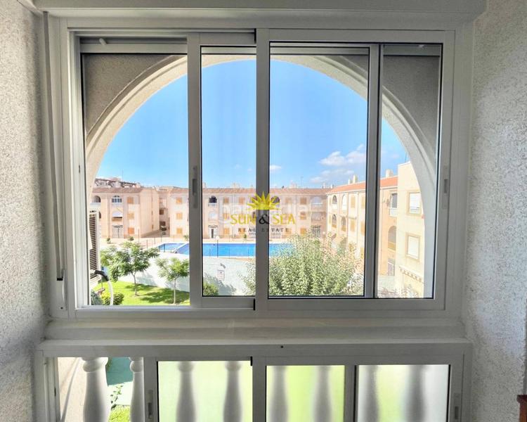 Foto f1473a75-148c-4d5a-92c0-c278e1a34b7e. Location appartement avec chauffage parking piscine dans Torrevieja