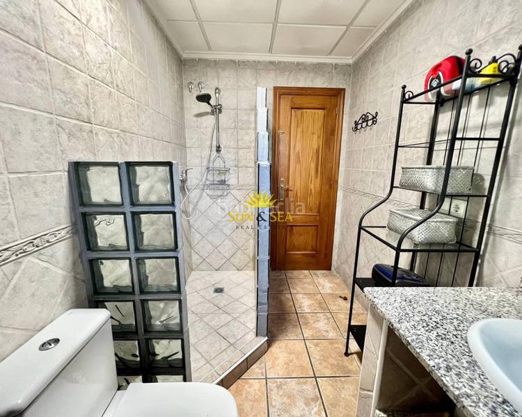 Foto 8dd5d6d9-0902-4a04-a515-ce0b76b49846. Lloguer casa amb calefacció aparcament piscina a Torrevieja