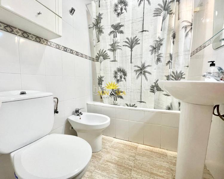 Foto 42909f0c-55f0-4924-9b5f-2287efd9b26d. Rent flat with heating parking pool in Zona Carrefour - Urbanizaciones Torrevieja